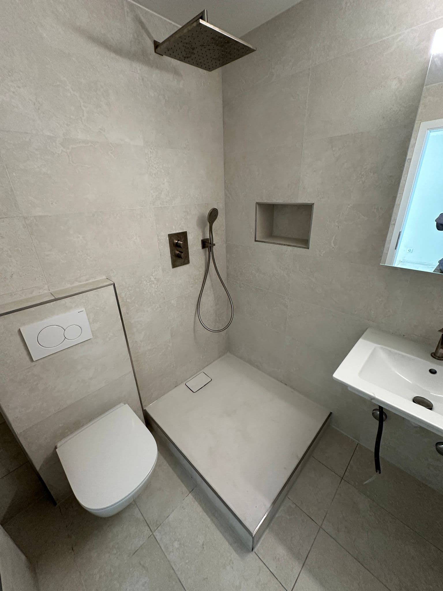 Badezimmer am Zürichberg, Zürich – Titelbild